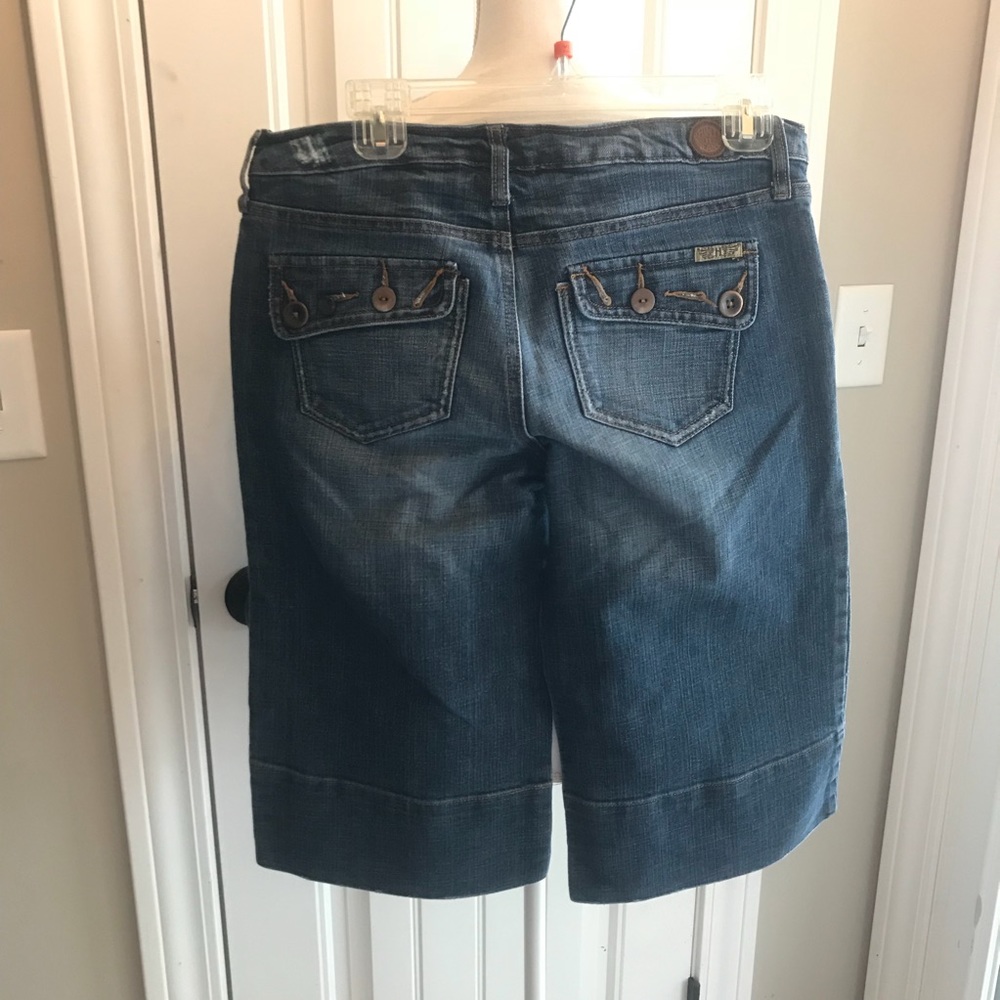 Jean Capris - Picture 2 of 3